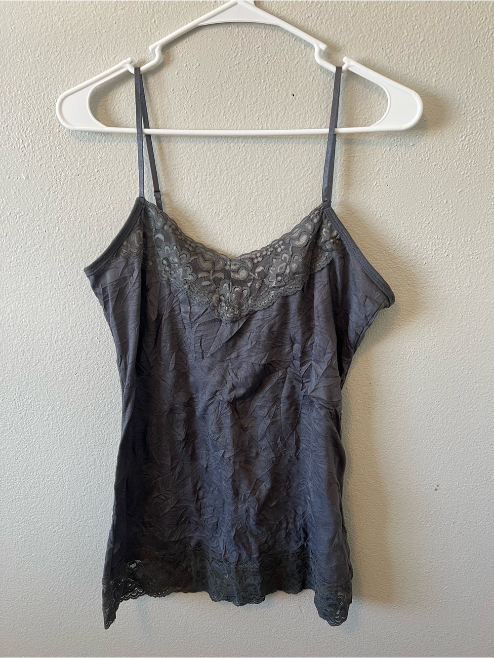 Maurices Y2K Lace Trim Crinkle Cami V-Neck 2000s Preppy Vintage Grunge Camisole